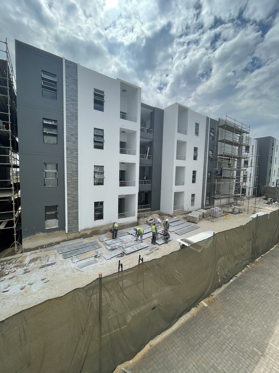 HyderProperties's tweet photo. Progress at 92 on new estate . Phase 9 almost ready for 1st of May handover #RealEstate https://t.co/KJvxzBGReB