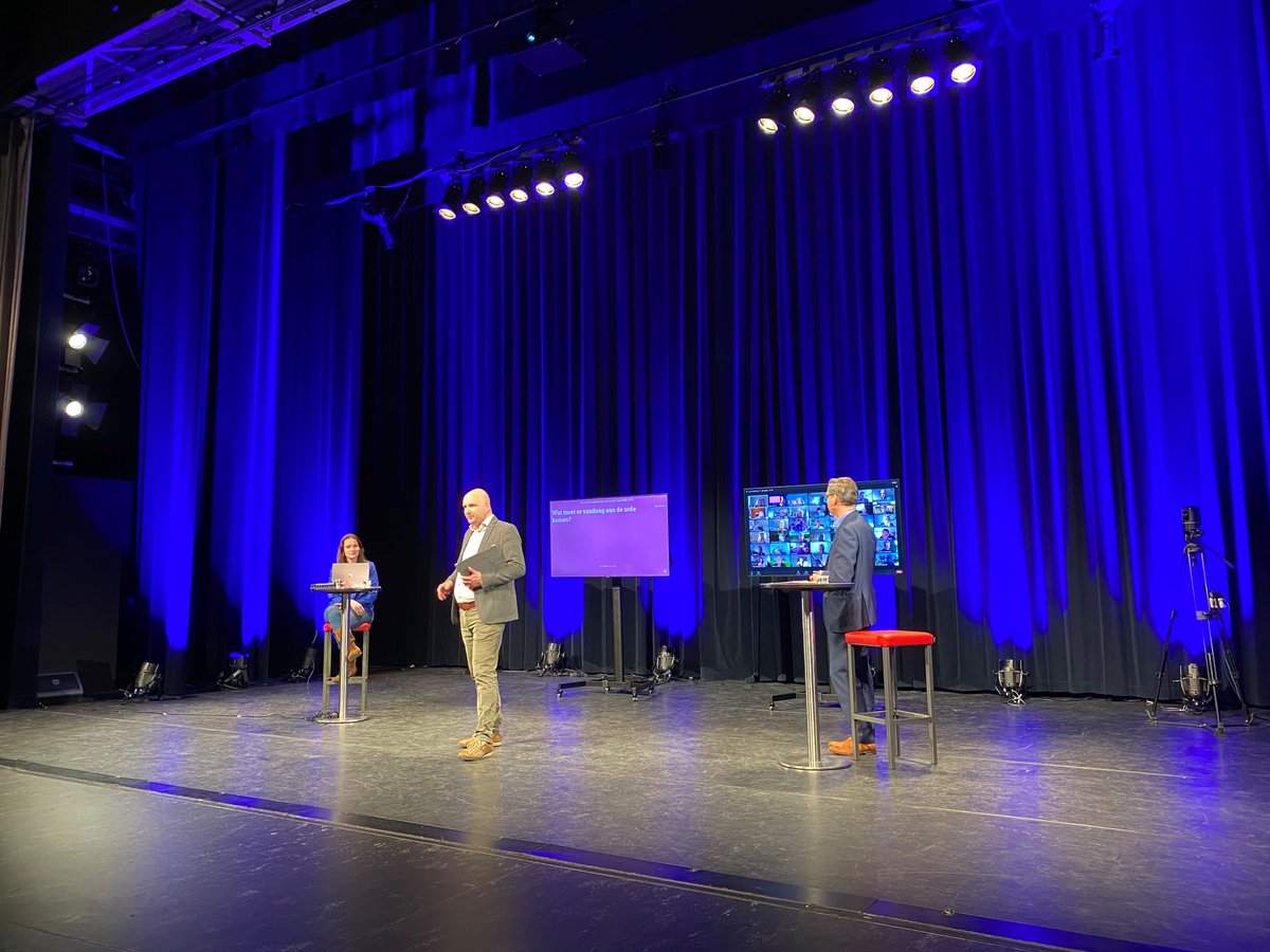 Woensdag 31 maart organiseerden we vanuit de samenwerking <a href="/StedelijkGebied/">StedelijkGebied</a> een raadsbijeenkomst om te praten over de concept strategie Voorzieningen &amp; Evenementen. Bijna 70 deelnemers praatten mee tijdens de avond en gaven input voor de strategie en het uitvoeringsprogramma