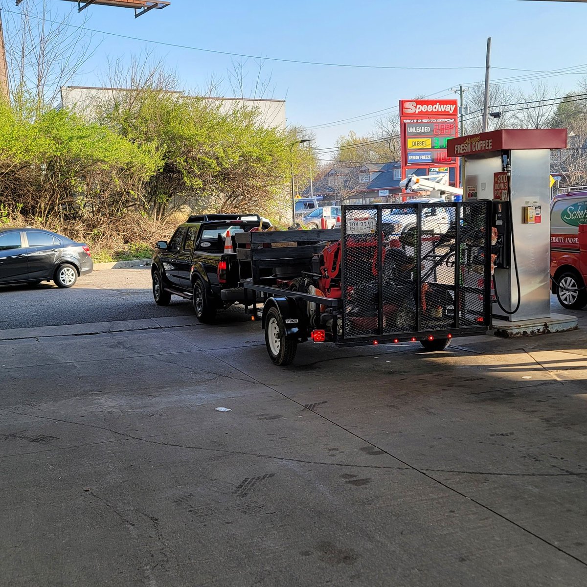 PPExpressLawn's tweet photo. Rise and shine 🌞 
#lawncare #lawnmowing #landscape #nissanfrontier #snapperpro #Cincinnati #Ohio #Bridgetown https://t.co/2enNnpR0f2