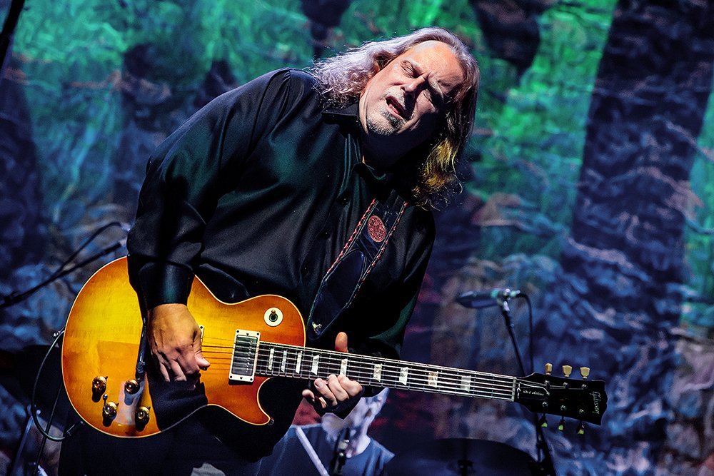 Please join me here at in wishing the one and only Warren Haynes a very Happy 61st Birthday today  