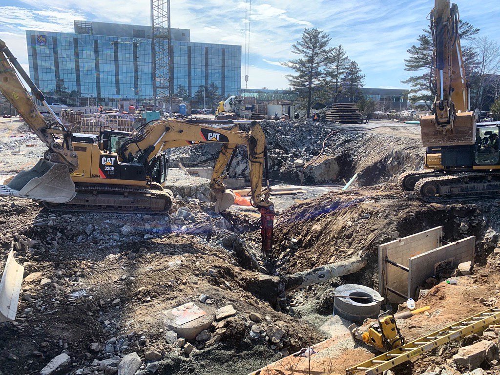 DesignPointEng's tweet image. All buckets on deck! Here’s a look at the construction of a new commercial site in Westway Park.