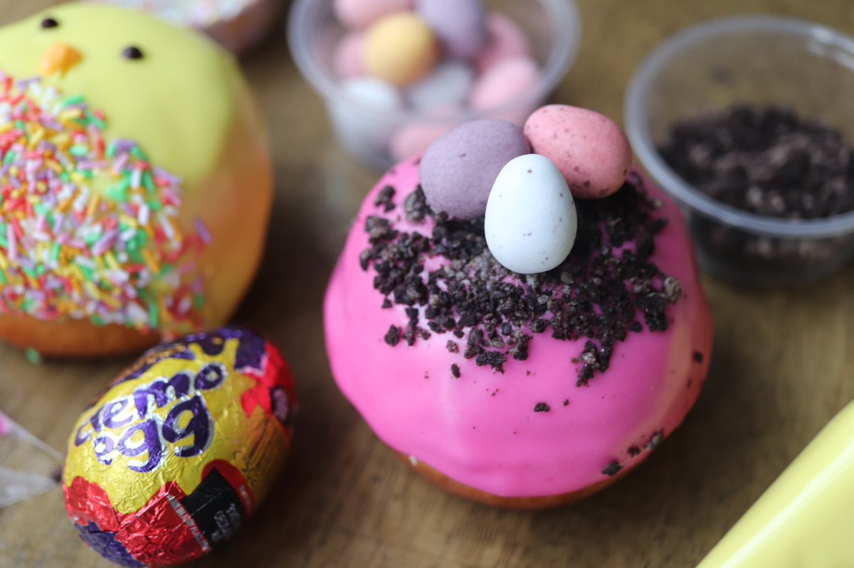 ✨Our Easter range is still available online for the school midterm! 
They are the perfect activity or gift 💝

therollingdonut.ie/orders/

Available for collection and delivery 🚚 
.
#diy #easter #midterm #gift #giftideas #chocolate #activity #food