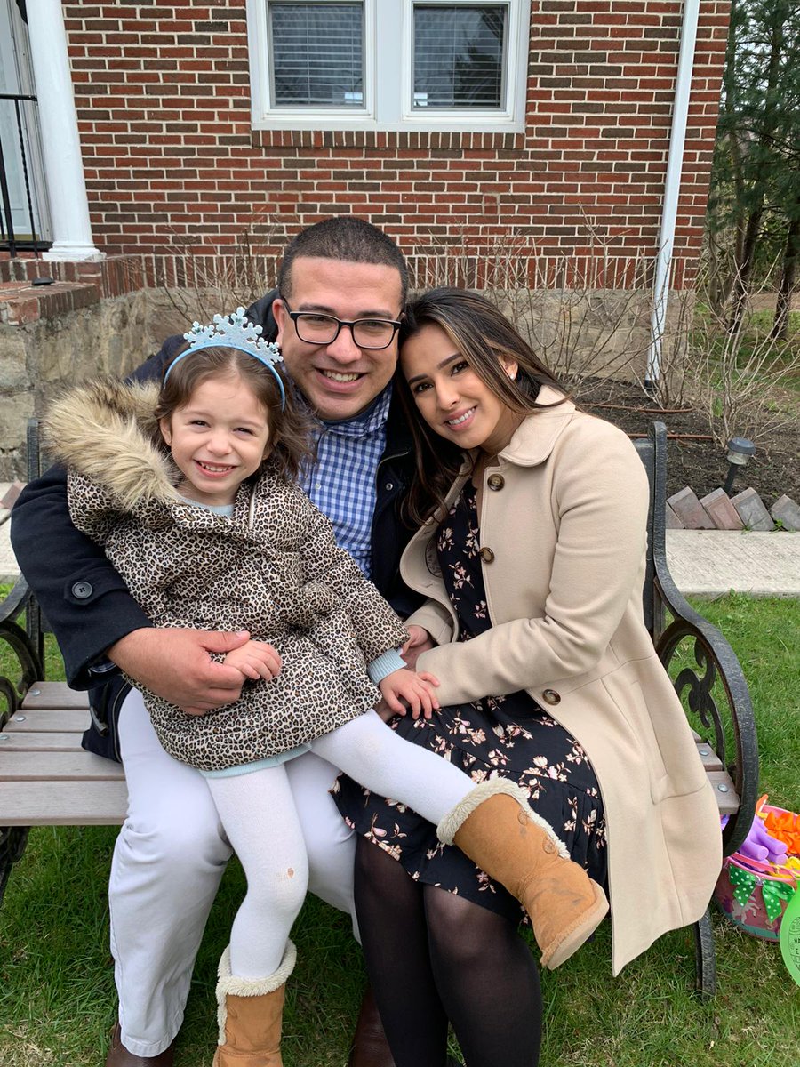 DanielBonnet's tweet photo. My two favorite people in the world @_jessgxo  love them to pieces. https://t.co/lqtzUBy5xr