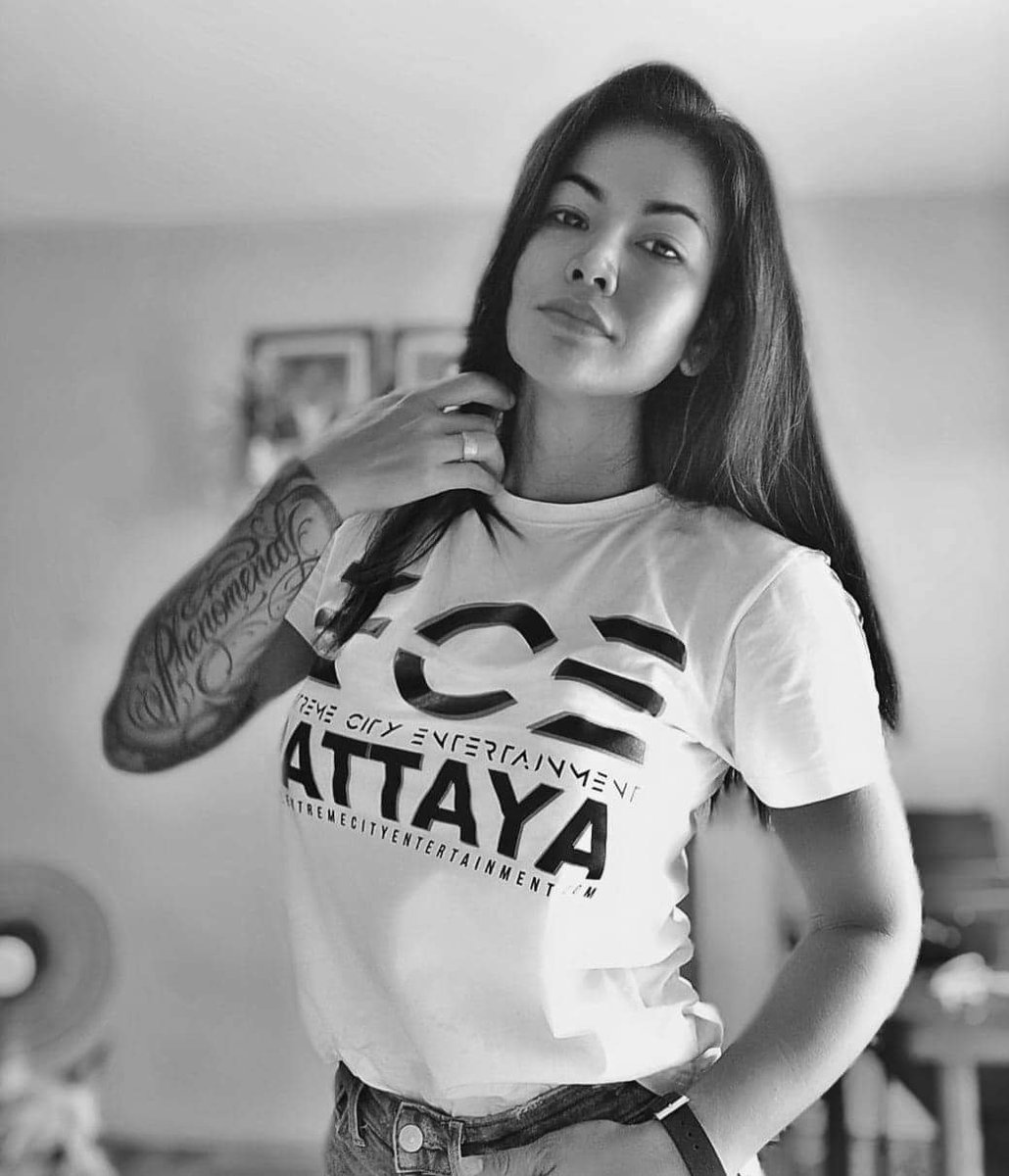 Keep sending us your awesome 😎 Selfies with our shirts and we'll keep posting them🙏💥 thanks for the love and support 💕

#pattaya #myfavoriteshirt #branding #pattayacity #thailand #fashionvibes #streetwear #skatesurfing #skatergirl #thaigirl #thaistyle