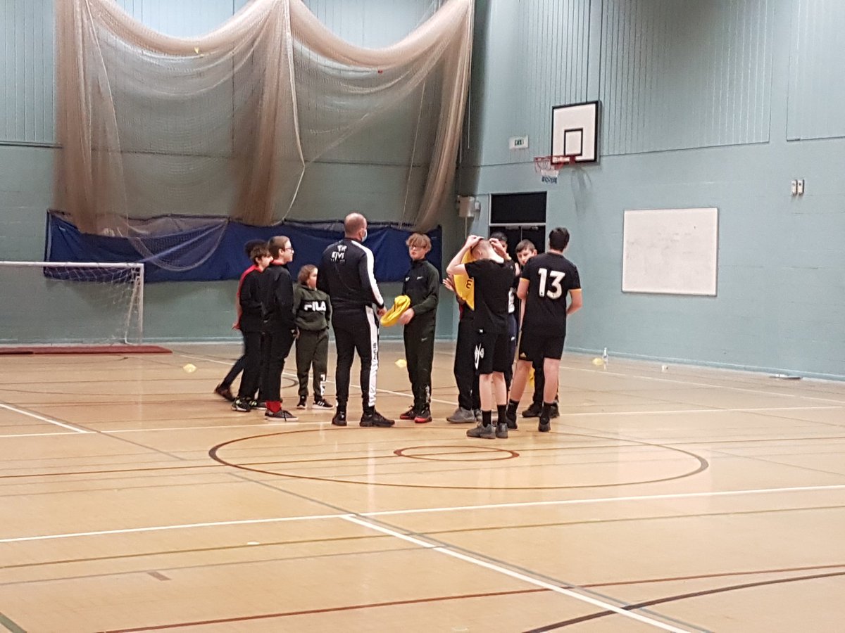 mrs_melbourne_'s tweet photo. What a fab first day @TeamMoreton8 Easter Club. Thanks @TeamRoyalNavy for your session @s_taylor07 @mrjbagnall &amp; to @Bryan_Amethyst  for the ice lollies! Students loved the sports activities to finish off the day.Can't wait for Thursday!🎉 @MrJHearn @MrsB_Moreton @MoretonSchool https://t.co/DWRGRECSjt