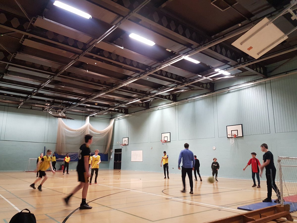 mrs_melbourne_'s tweet photo. What a fab first day @TeamMoreton8 Easter Club. Thanks @TeamRoyalNavy for your session @s_taylor07 @mrjbagnall &amp; to @Bryan_Amethyst  for the ice lollies! Students loved the sports activities to finish off the day.Can't wait for Thursday!🎉 @MrJHearn @MrsB_Moreton @MoretonSchool https://t.co/DWRGRECSjt
