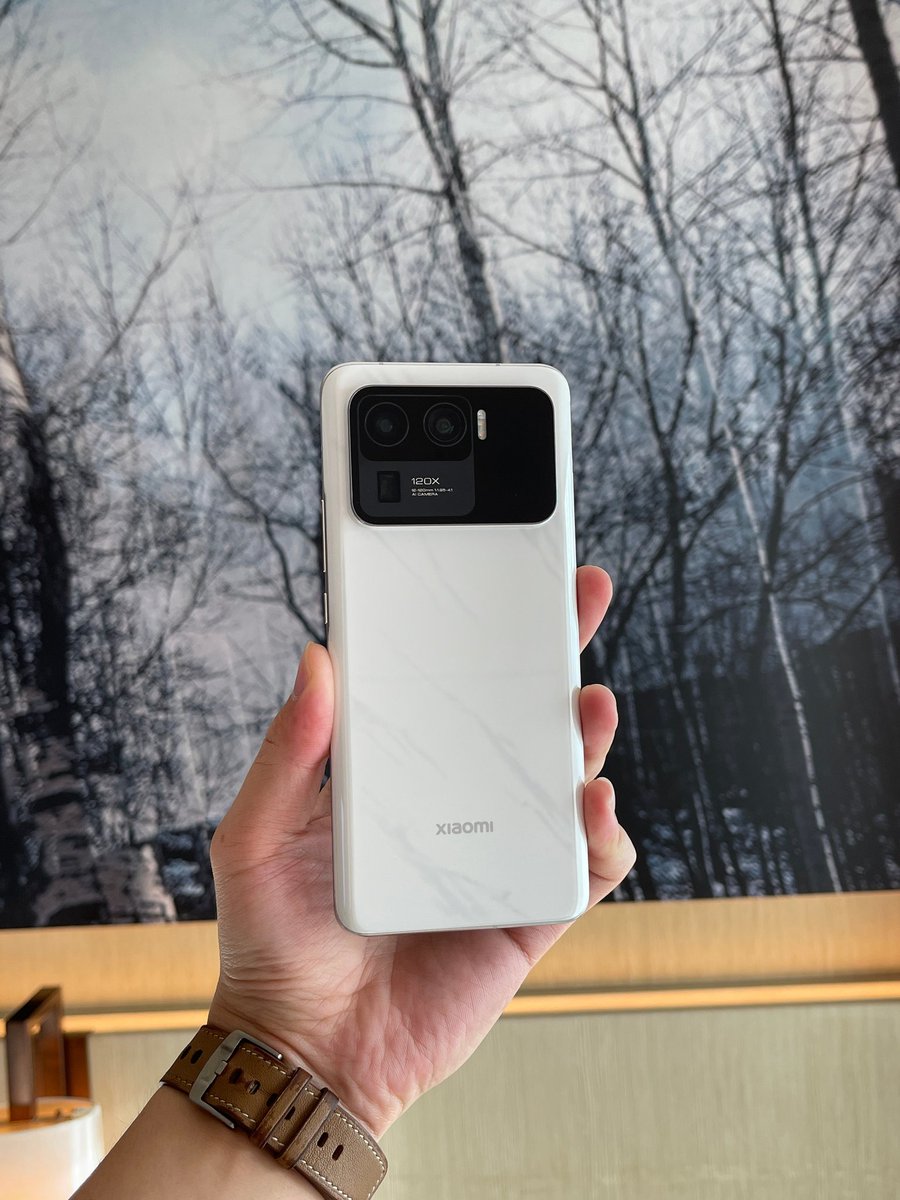 rockleaks's tweet photo. Mi 11 Ultra Hands-on👌
Follow:@rock_leaks
#mi11 #mi11pro #mi11ultra
#mi11series #mi11lite #mi11lite5g #mi11xpro #xiaomimi11series #xiaomimi11pro #pocof3pro #PocoX3Pro #mi11i https://t.co/s9qyunZWbm https://t.co/W33ExoDPpj