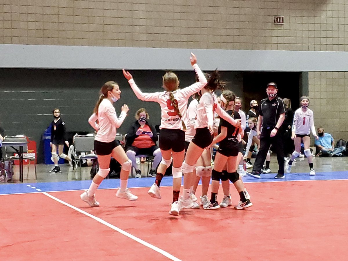 Premier11B's tweet photo. These girls worked hard all weekend. They ended up in the championship match in the copper division. Getting better and better. #premiervb https://t.co/DRQsoSspt4