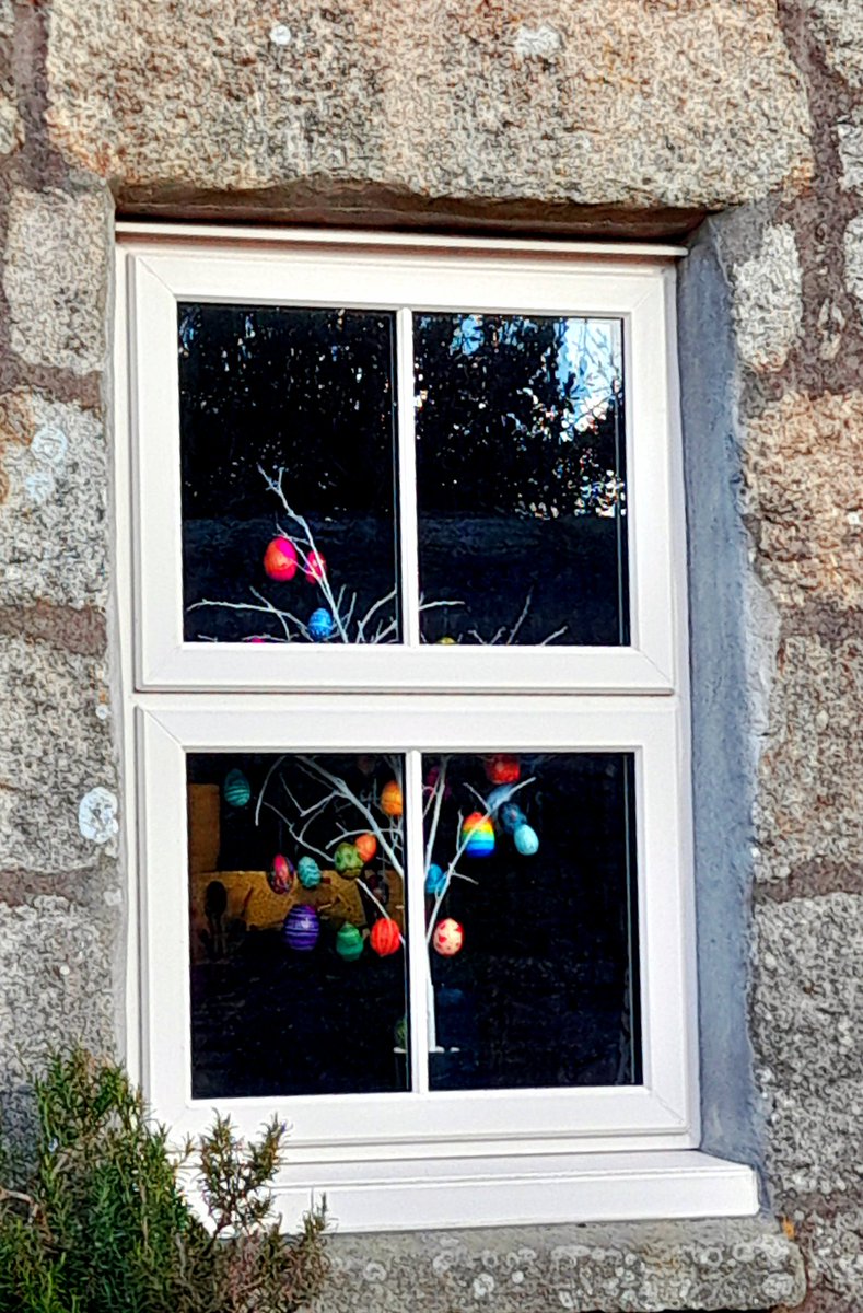 gnome_alice's tweet photo. Spotted on this morning's walk.
#EasterTree
#EggTree https://t.co/vNTYm1tGUg