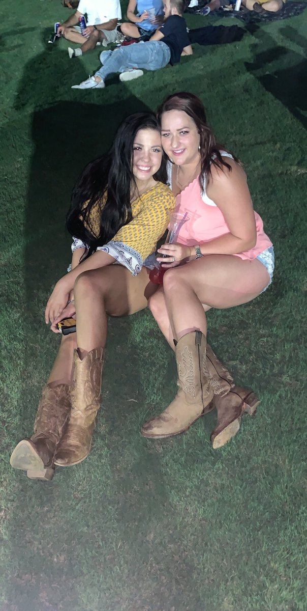 alliisonholcomb's tweet photo. happy {24th} birthday to my bestie pal 
ilysm and can not imagine living this life without you ❤️ 
hope you have the best day ever, because if anyone deserves it..it’s you. https://t.co/NzfVFzmV9p