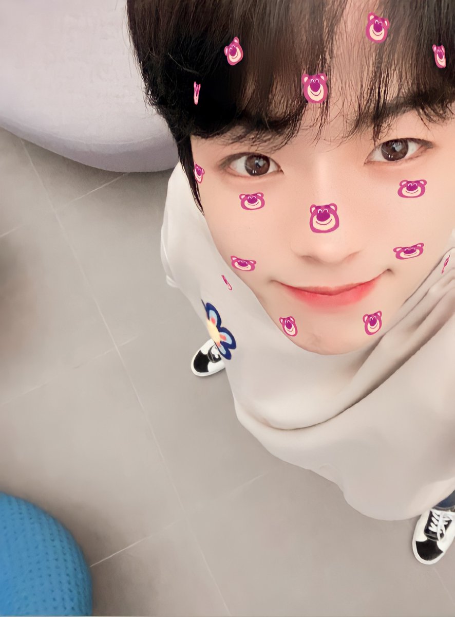 lawooyaaaa's tweet photo. ` 𝔂𝓸𝓸𝓷 𝓳𝓪𝓮𝓱𝔂𝓾𝓴 𝓹𝓻𝓮𝓽𝓽𝔂 𝓫𝓸𝔂 ✧✧

#TreasureMakerSelcaDay 
#TeumeSelcaDay #TMSD
@treasuremembers https://t.co/pHuPqHEs9W