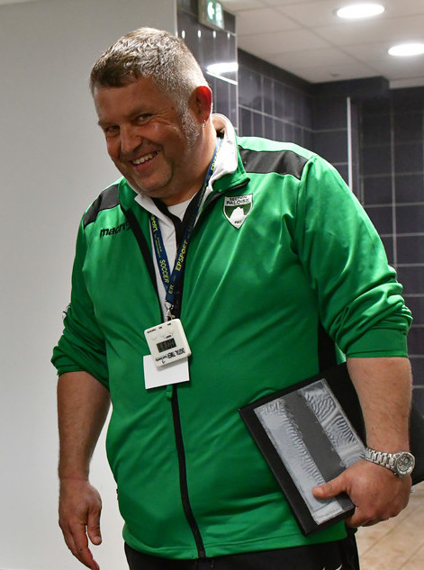 La famille des Vert et Blanc a perdu l’un des siens, Philippe Racz nous a quittés la nuit dernière à l’âge de 56 ans. Joueur à la fin des 80 puis éducateur et président de l’école de rugby, Philippe était un amoureux et fidèle serviteur de la Section.