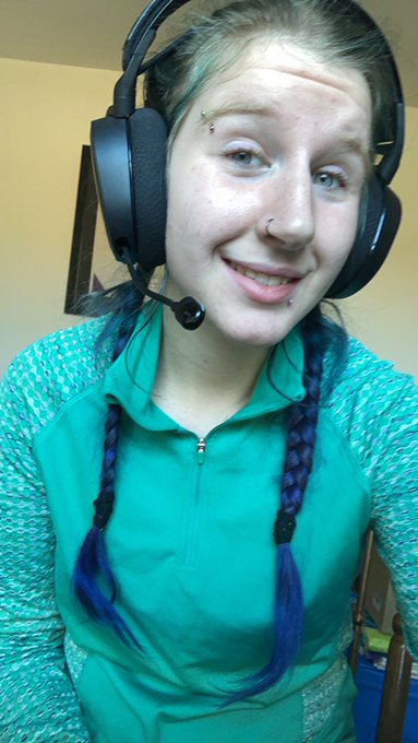 Now live on twitch!!  https://t.co/EIQ2WFYhjO https://t.co/QEouMZ4i4E<a href="/tag/youhadonejob"class="tags"><span>#youhadonejob</span></a><a href="/tag/hirenewpeople"class="tags"><span>#hirenewpeople</span></a><a href="/tag/backwardsoreos"class="tags"><span>#backwardsoreos</span></a>