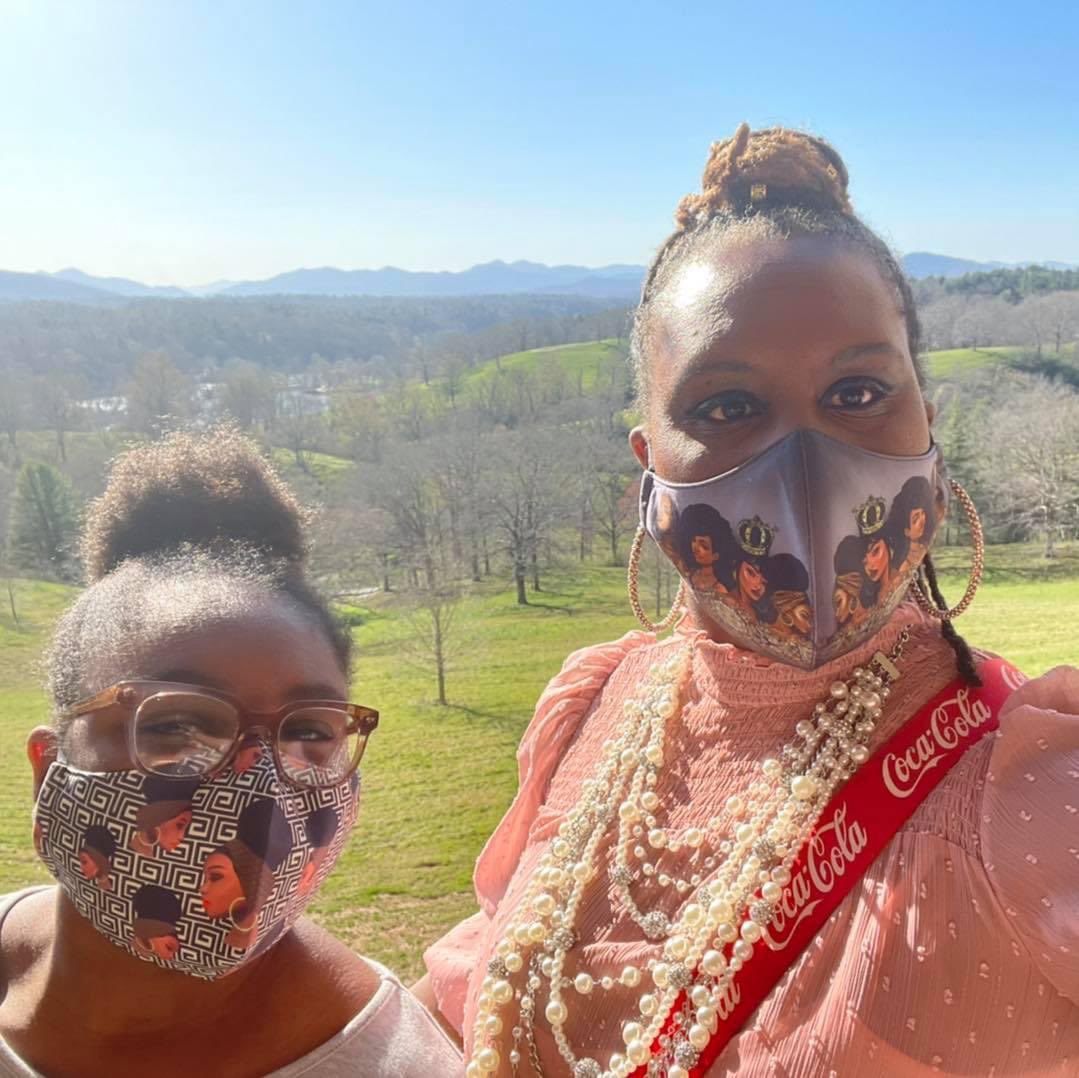 PPearlschatt's tweet photo. We drove to Asheville NC to Biltmore Estate!!!

@PPearlschatt @stlouismartina @Aprons4u_TMCD https://t.co/tp38KfDcT1