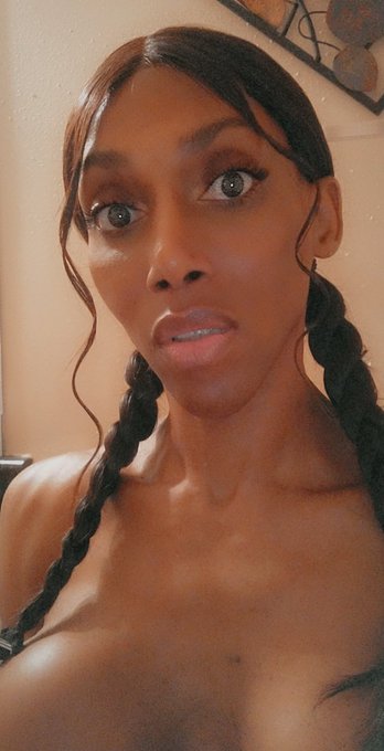 QUEEN DING-A-LING!!! YOUR DELICIOUS NUBIAN GODDESS 💋 https://t.co/2fe9pJTbmg