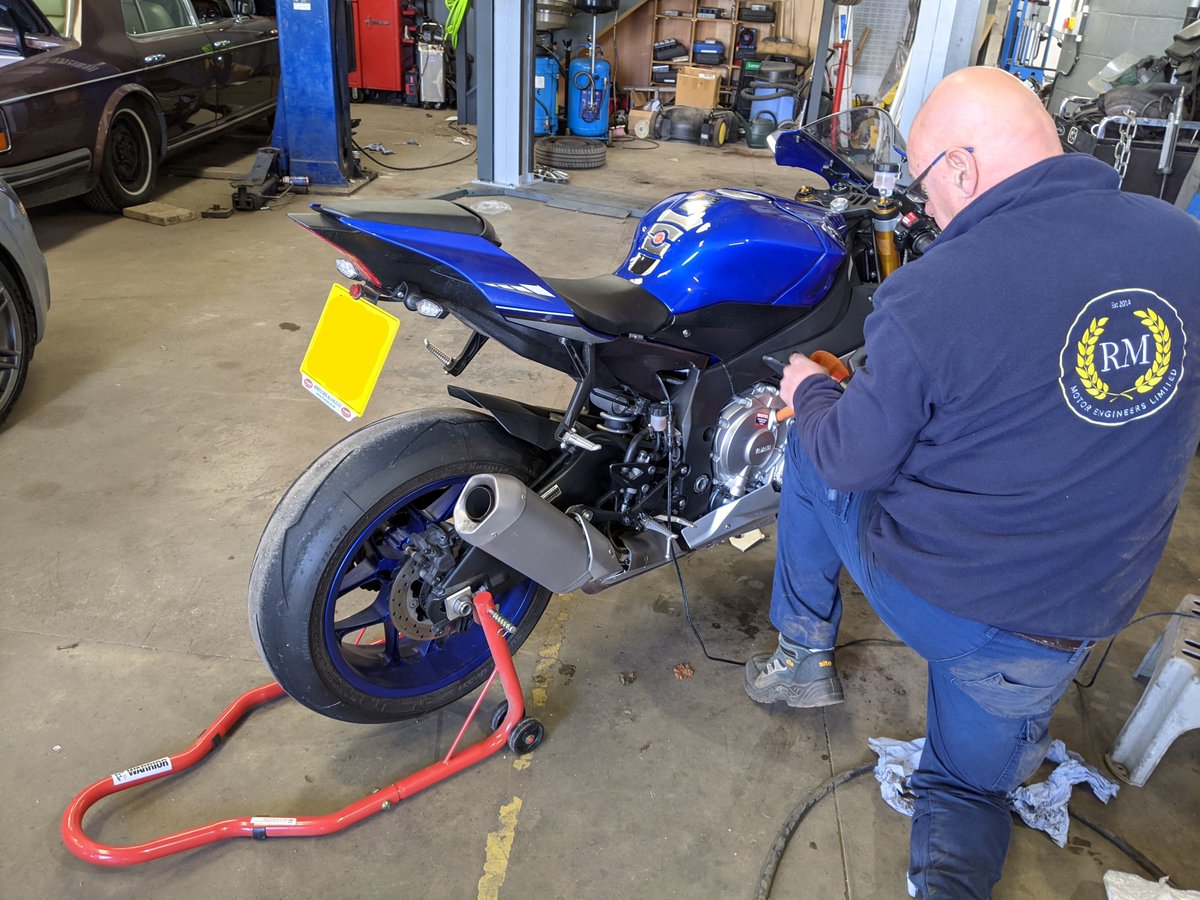 EngineersRm's tweet photo. The sun is out meaning motorcycle season is upon us 🏍🏍

We offer MOT, servicing, tyres &amp; repairs including paint &amp; dent repairs for all makes &amp; models of motorcycles.

Discount MOT for motorcycle club members.

BOOK NOW!
01430 472220
https://t.co/IHBO6PON23 https://t.co/2jnk0OHfES