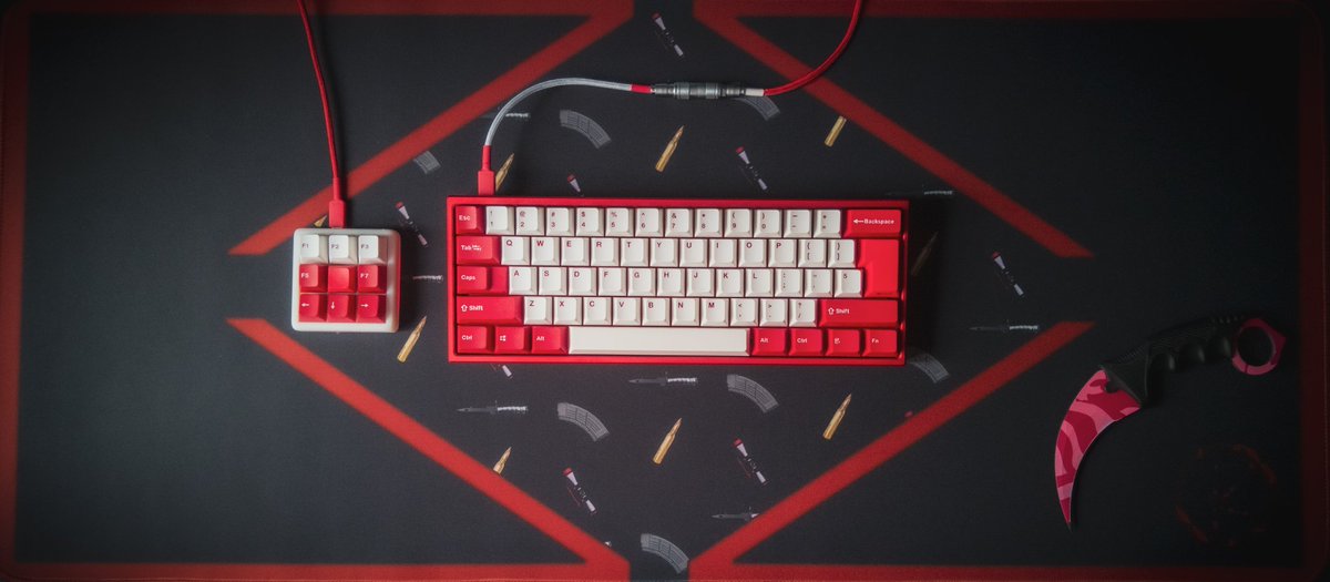 keebary1's tweet photo. Keebary x Kairi set-up

El lurkeo siempre se hace en silencio 🤫...

@Kairi_pirriki #customkeyboard #customcable #customdeskmat #Setup https://t.co/kUTJ26emKs