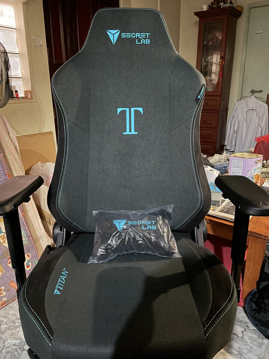 seoszl's tweet photo. Secretlab https://t.co/bOaHykFllO