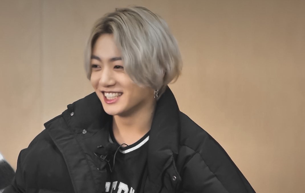 archiveforJK's tweet photo. his smile <3 #JK https://t.co/ly8nfx1dBZ