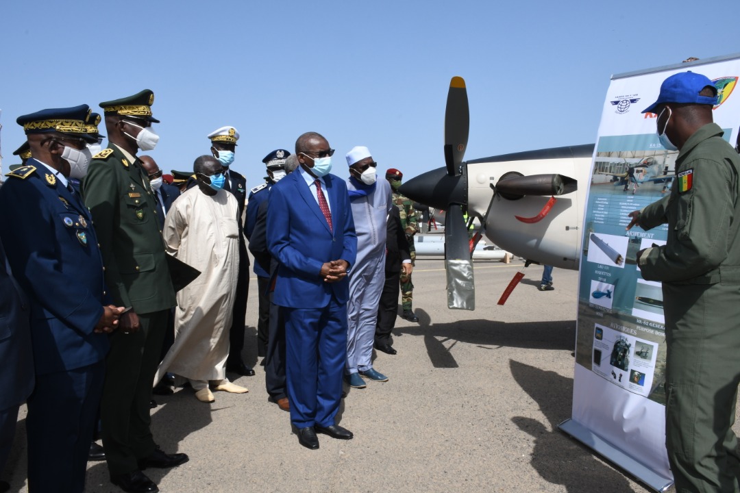 CHEFDIRPA's tweet photo. Me Sidiki Kaba, Ministre des forces armées a présidé ce matin à la Base aérienne Capitaine Andalla Cisse de Ouakam le cérémonie de reception des avions Casa 235 MPA et KA-1S, en présence du général de corps d'armée Cheikh Wade Cemga. Des capacités accrues pour l'Armée de l'air. https://t.co/HNUlxqu30S