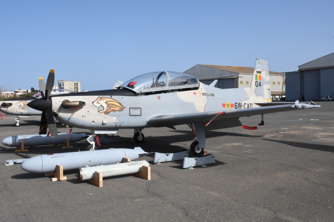CHEFDIRPA's tweet photo. Me Sidiki Kaba, Ministre des forces armées a présidé ce matin à la Base aérienne Capitaine Andalla Cisse de Ouakam le cérémonie de reception des avions Casa 235 MPA et KA-1S, en présence du général de corps d'armée Cheikh Wade Cemga. Des capacités accrues pour l'Armée de l'air. https://t.co/HNUlxqu30S