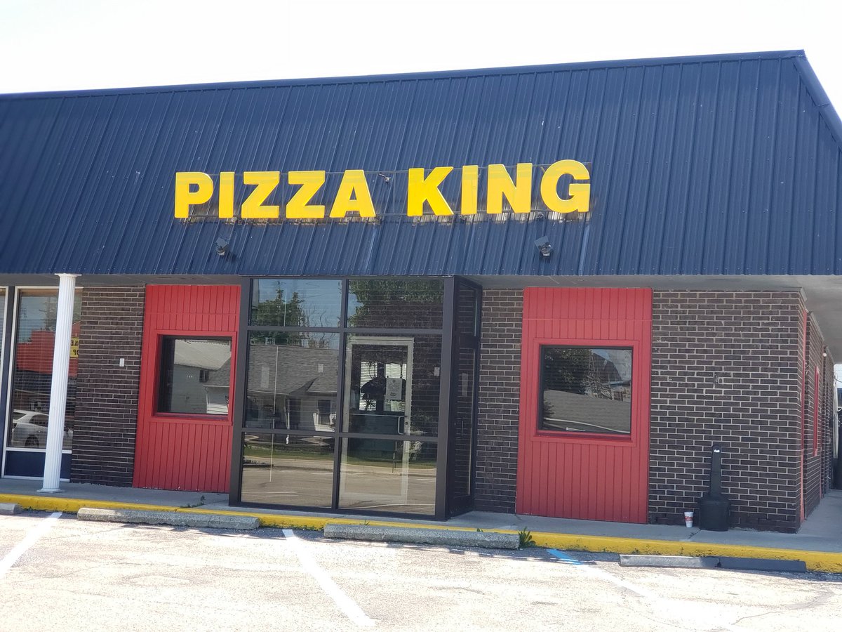 I am not your usual looking #PizzaKing but where can I be found at?  #PKLocations #over50locations #since1958 #ilovepizzaking #ringtheking