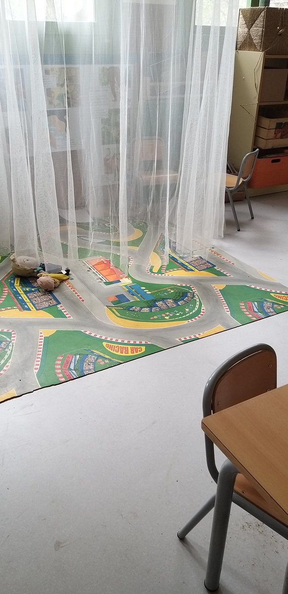 EscolaPereVila's tweet image. Quina sorpresa que han tingut els infants de P3!! Avui han estrenat el  paviment nou a les seves  aules. @EscolaPereVila @consorciedubcn