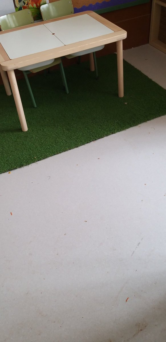 EscolaPereVila's tweet image. Quina sorpresa que han tingut els infants de P3!! Avui han estrenat el  paviment nou a les seves  aules. @EscolaPereVila @consorciedubcn