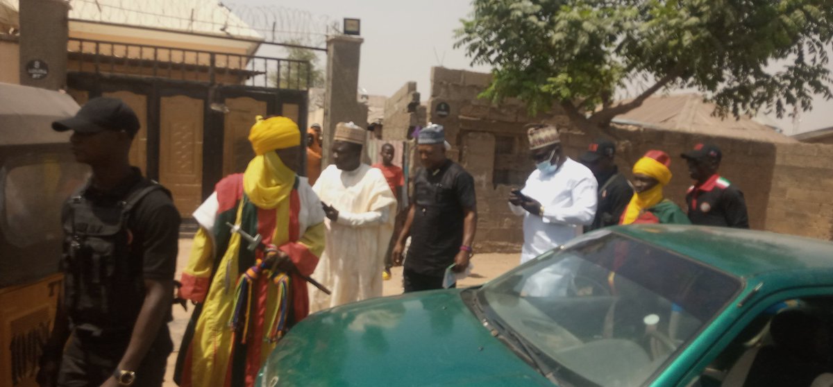 AdeosV's tweet image. 