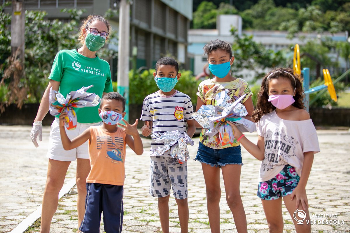 Verdescola's tweet photo. PÁSCOA SOLIDÁRIA

Um gesto de solidariedade iniciado por uma doadora se transformou em uma corrente do bem e arrecadou chocolates para as crianças das comunidades da Vila Sahy e Baleia Verde.

#correntedobem #praiadabaleia #Páscoasolidária https://t.co/Bc8VjLax3S