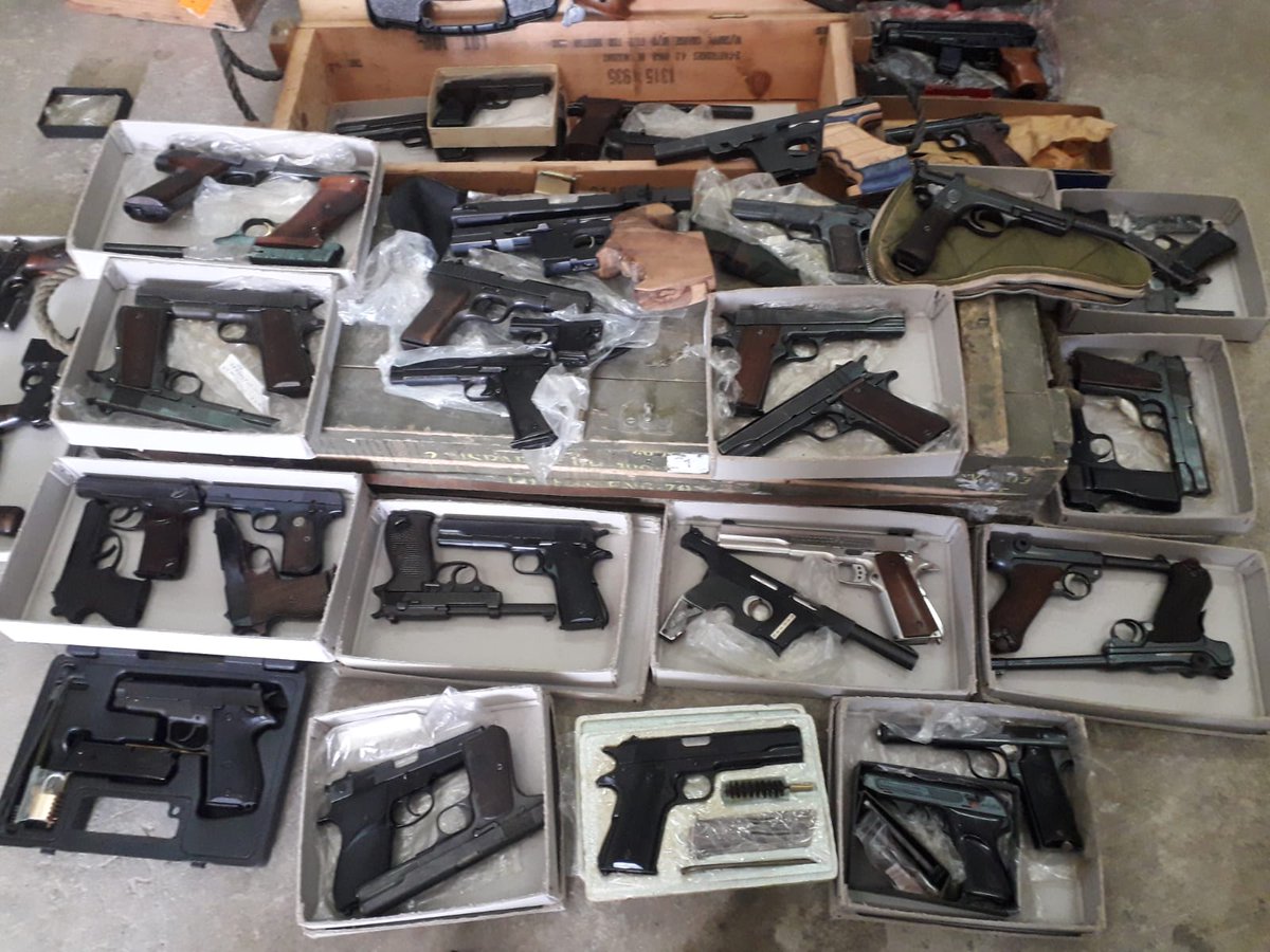 INTERPOL_HQ's tweet photo. Peru's leg of #OperationTrigger 6 sees ammunition seized in cargo from the Brazil-Argentina-Paraguay triborder region, arrest of two INTERPOL Red Notice fugitives, and recovery of undetonated grenades in a Lima public square https://t.co/fQZ2HbAjam https://t.co/pOfFBixrzr