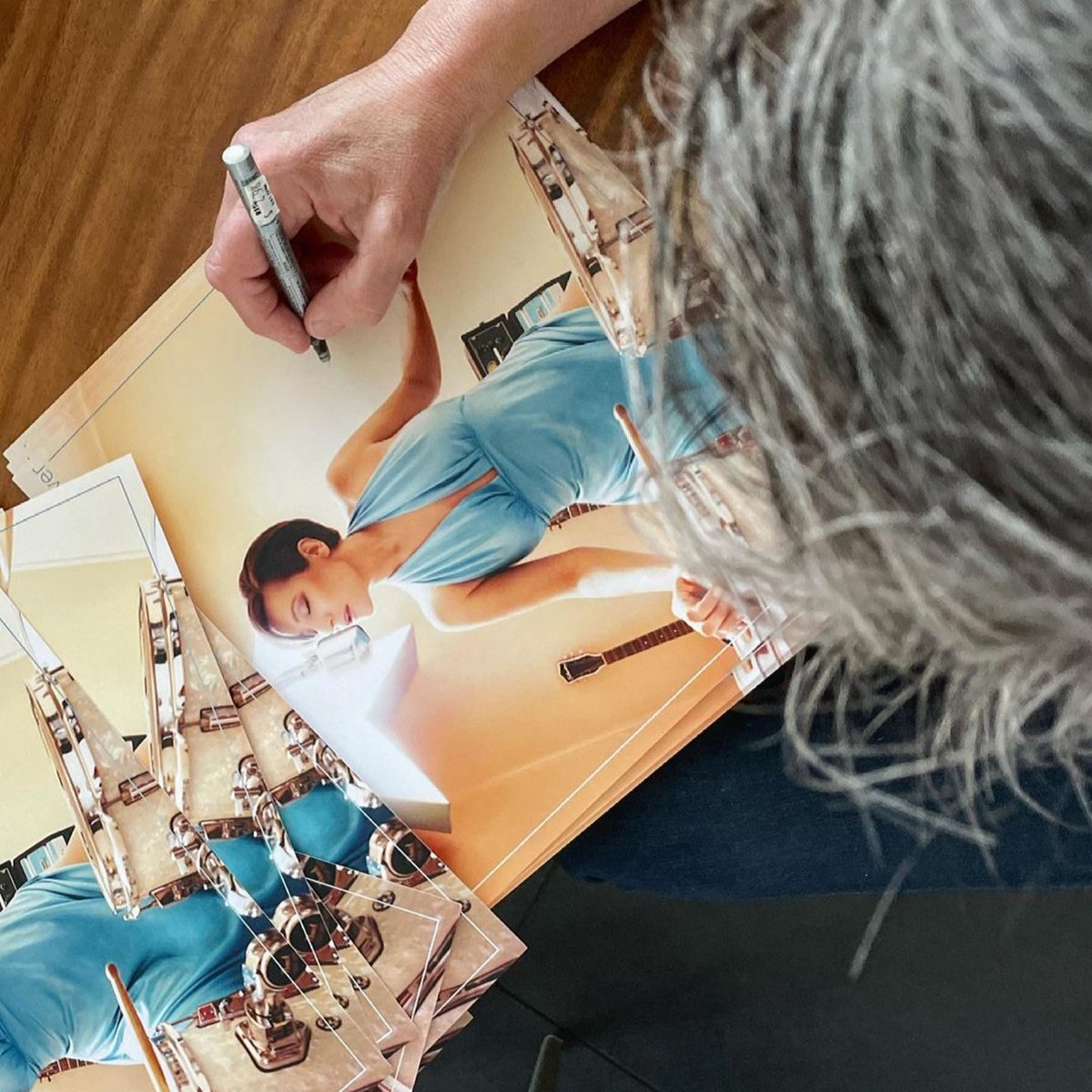 NonesuchRecords's tweet photo. Thanks, @kdlang, for signing the prints included with Nonesuch Store pre-orders of the upcoming remix album #makeover! 

The print is of the album's cover, featuring a previously unseen 1995 portrait of lang by David LaChapelle. 

You can get yours at https://t.co/6kITRfdcMk https://t.co/hSUNqwOch6