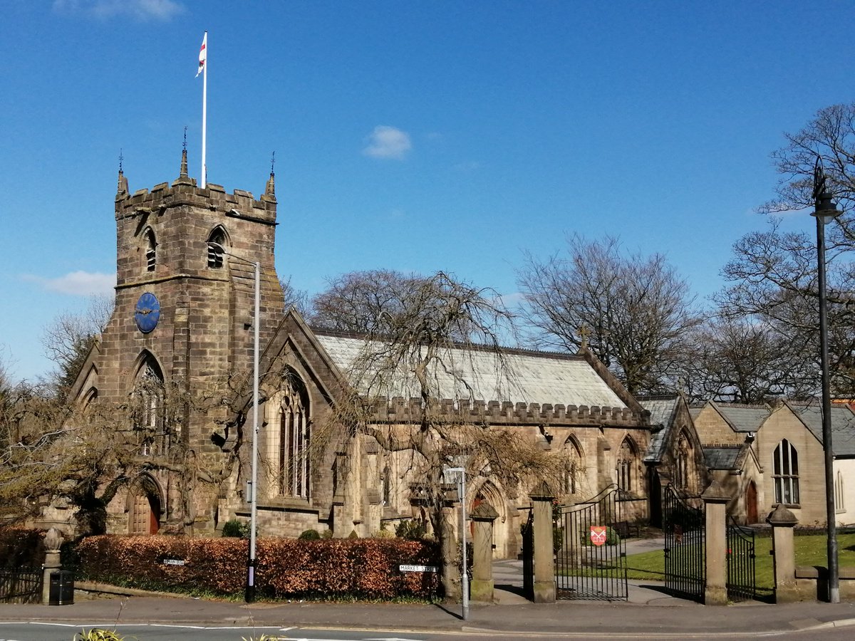 Easter weekend sunshine on St. Laurence's Church, Chorley @LaurenceChorley <a href="/cofelancs/">The CofE in Lancashire (Blackburn Diocese)</a> <a href="/guardianchorley/">Chorley Guardian</a> #chorley #lancashire