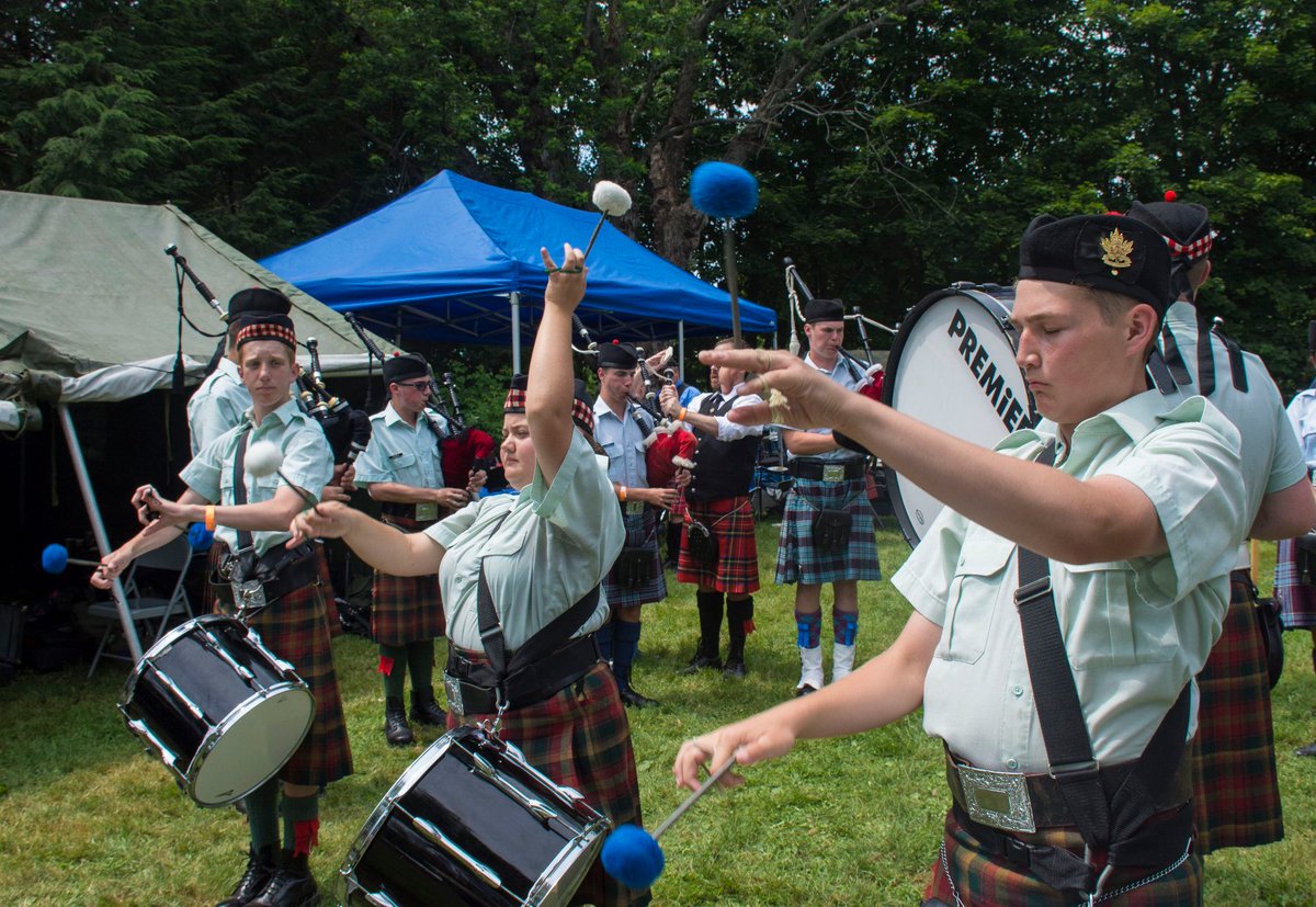 Aujourd'hui, c'est le #jourdutartan ! 

Grâce à nos liens avec les traditions écossaises de nos communautés et des <a href="/ForcesCanada/">Forces armées canadiennes</a>, nos cadets portent fièrement le #tartan dans leurs uniformes et lors d'événements et d'activités spéciales.