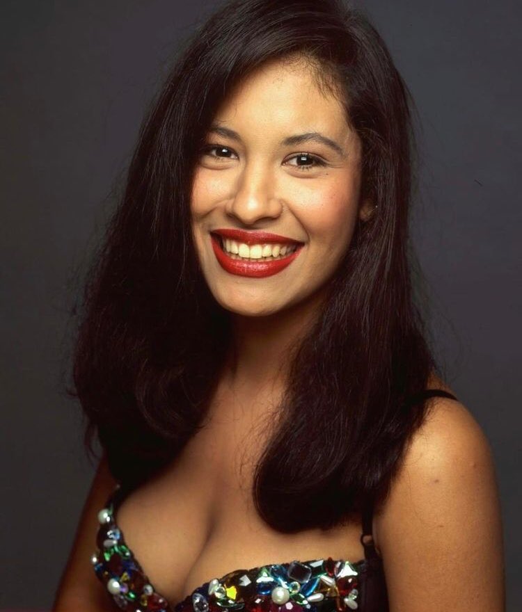 RT @reinaselq: Selena Quintanilla really had the most beautiful and precious smile in this world. https://t.co/E4HtoMODNZ