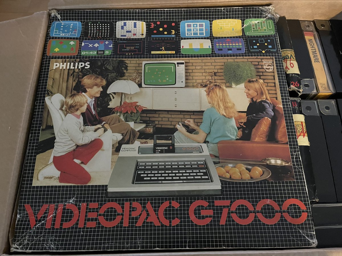 BartHeungens's tweet image. Found this in a thrift store, will make it easier now to explain digital transformation to my kids... #PS5 #boysandtheirtoys #myfirstconsole #lotsofexperiencenotold