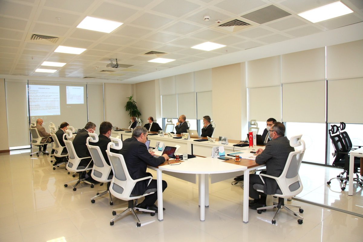 ybuankara's tweet photo. AYBÜ Esenboğa Külliyesinde, Rektörümüz Prof. Dr. İbrahim Aydınlı başkanlığında Ar-Ge planlama toplantısı gerçekleştirildi.
@profdriaydinli @ybunikonsey #ÜniversitemAYBÜ https://t.co/QIQfD0M9l0