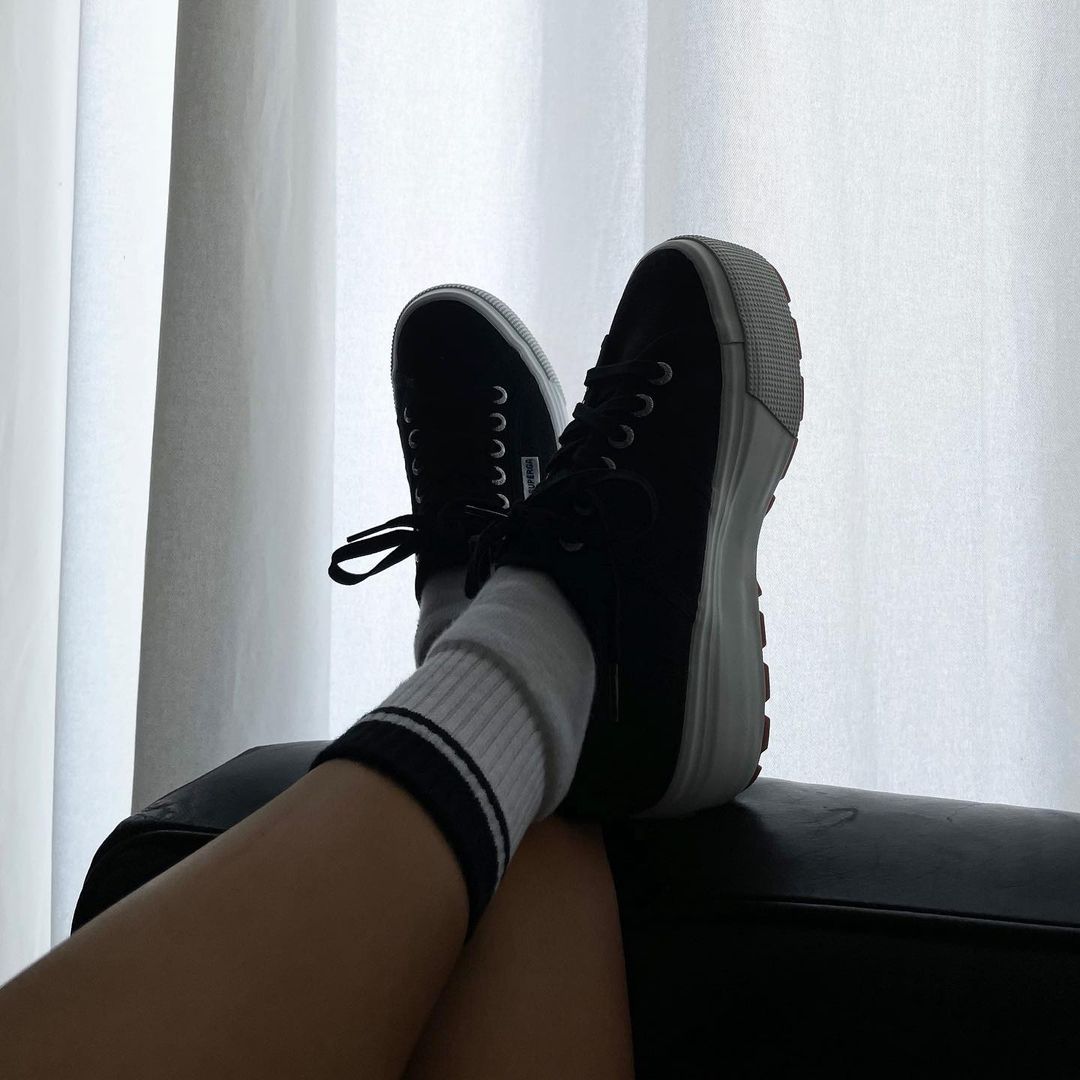 Superga_Chile's tweet image. Nuevas colecciones para una temporada increíble🍂🌤 Las Superga 2790 Tank Cotw Black White son parte de los nuevos modelos Fall/Winter 2021🍁

Mucho más en Superga.cl✨

#Superga #SupergaLovers