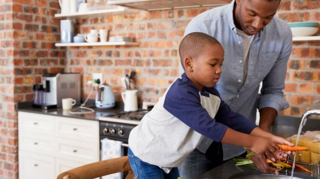 TheReynoldsCo's tweet image. The Food &amp;amp; Beverage Industry Forum from #AutomationFairAtHome features a panel of industry leaders who found innovative ways to leverage technology to improve performance, overcome security concerns, manage remote work and meet consumer demands: bit.ly/3cN3OQJ