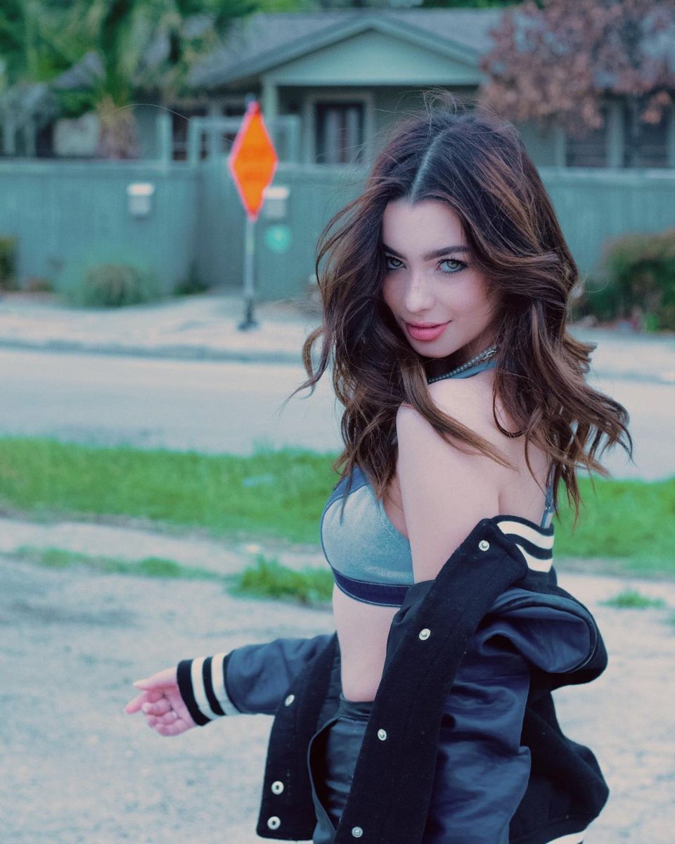 A veces me da miedo ver lo cuanto que nos parecemos.
My angel @MireHiggins