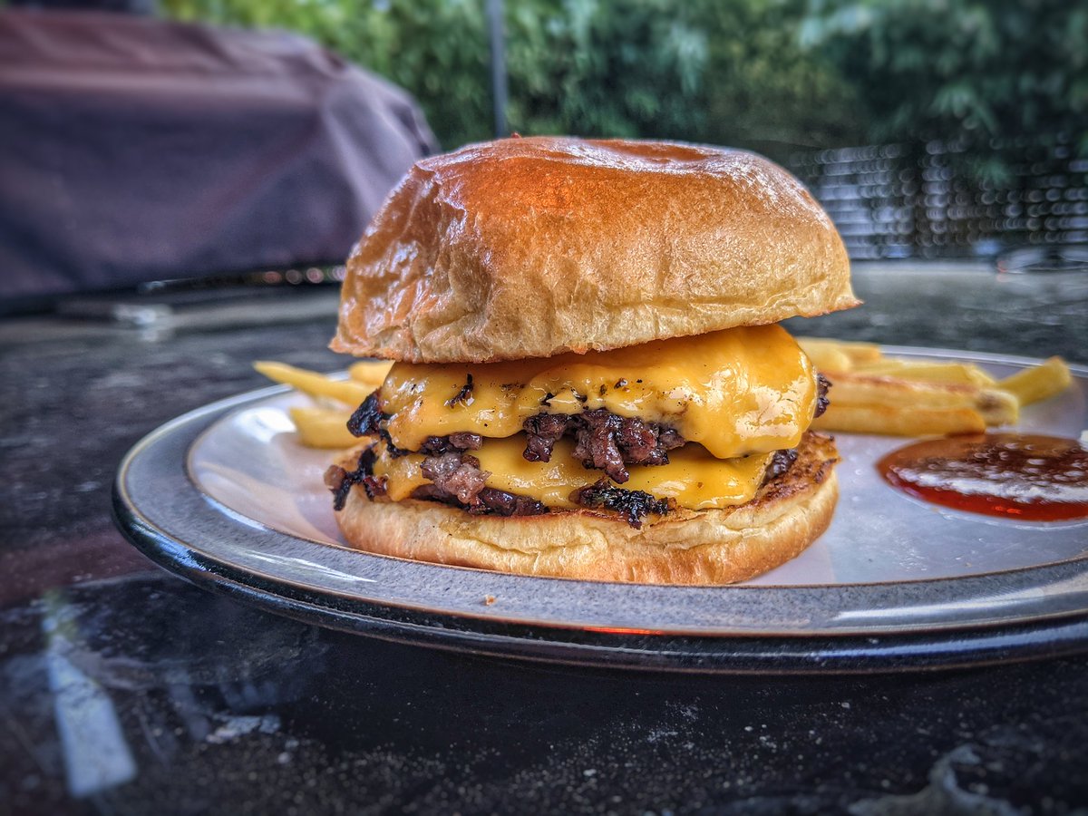 love2bbquk's tweet photo. Smash Burgers tonight seasoned with a little Texas Ranch rub from @TheSmokeyCarter and topped with @WorldFamousHot1 hot sauce.

For something so simple they taste so good!!! https://t.co/qofSQGdh9c