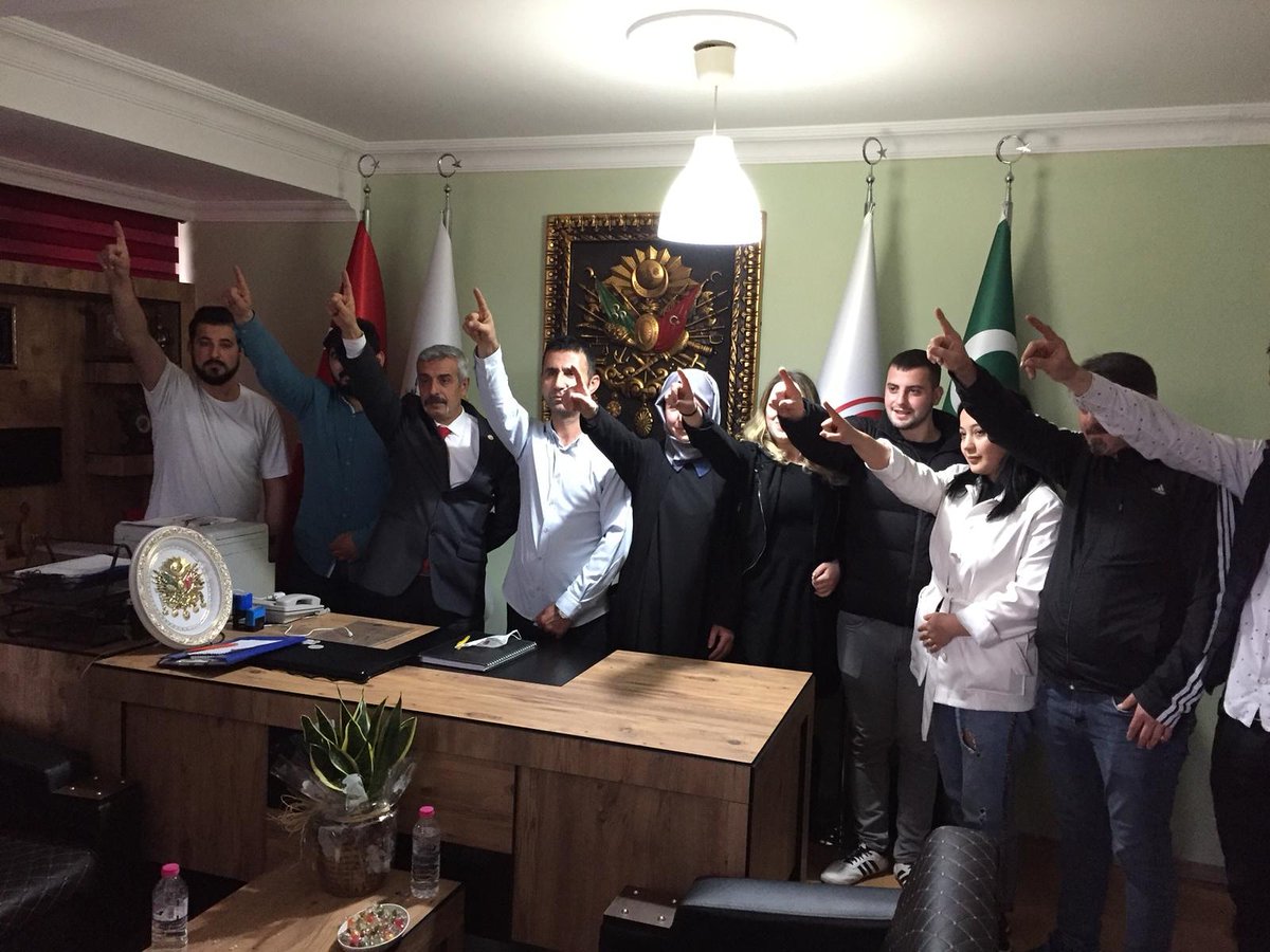 EtemAlabalikk's tweet photo. Osmanlı Partisi Ümraniye İlçe Yönetim Kurulu https://t.co/NJRfoqgpkN
