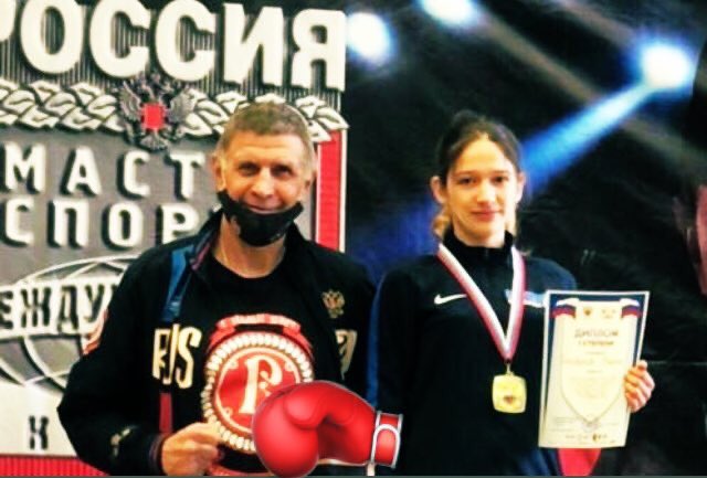 🥊 30.03-03.04.21г. в Ижевске состоялось Первенство ПФО по #боксу  

🥇Энговатова Никита стала лучшей среди девушек 15-16 лет, в в/к  
49 кг 
тренер: Фридман С.А.

🥊 Поздравляем с победой❗️❗️❗️
<a href="/Depsporta_63/">Департамент физической культуры и спорта г. Самара</a> 
<a href="/DvChekanov/">Дмитрий Чеканов</a>