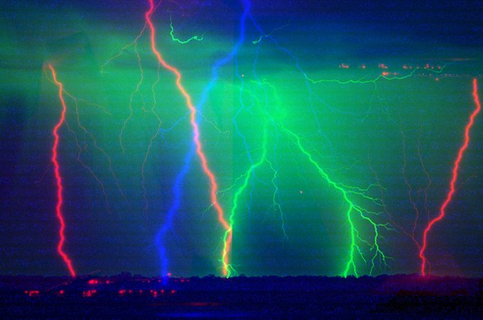 BitcoinMagazine's tweet photo. Lightning Network Reaches 10,000 Nodes.

"As of April 5, 2021, there were 10,394 Lightning Network nodes with channels and the cumulative network capacity, the amount of bitcoin locked into Lightning channels, has reached a remarkable $68 million."

https://t.co/UvkvAZYObv https://t.co/JcTO076fAT