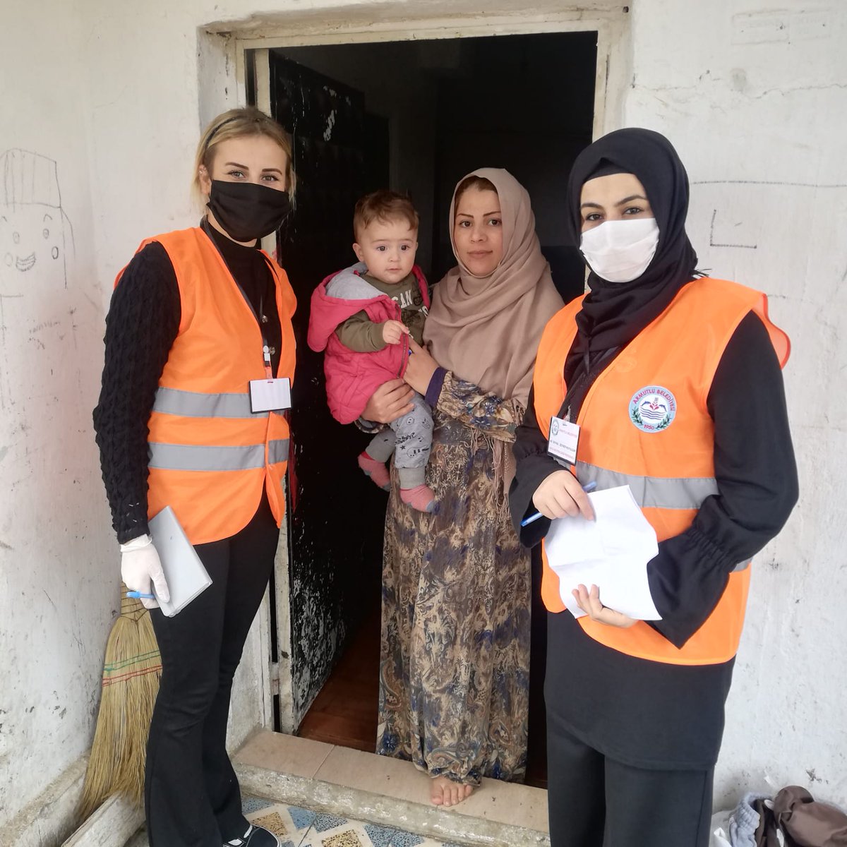 ArmutluBel's tweet photo. Mübarek Ramazan ayının gelişiyle birlikte siz kıymetli ilçe halkımıza daha iyi hizmet verebilmek adına Belediyemiz bünyesinde bugünden itibaren hayata geçirdiğimiz vefa destek ekibimiz ilçemize hayırlı olsun.

Mustafa TOKAT
Armutlu Belediye Başkanı https://t.co/Muea21Ufmk