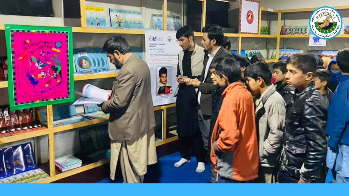 To promote reading amongst #Children, @AschianaAfg & AFBBY organised a week long book exhibition in #Kabul.

We must invest in bringing books to children.

@IBBYINT @SDG2030 @bbclysedoucet @saadmohseni @ZiauddinY @streetchildren @RuchiKumar @ShafiqaKhplwak @neilhimself @CP_AoR