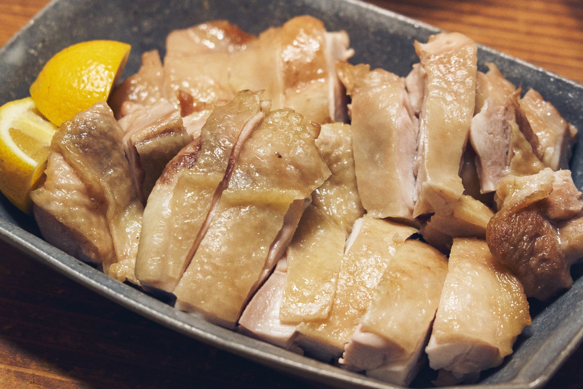 今井真実 料理家 鶏モモの塩焼き 鶏モモを室温に戻し水気を拭き お肉600gなら6g 1 のお塩を全体に振る 余分な脂と皮を切り 皮目にだけオリーブオイルを薄く塗り上にして広げ網に乗せ オーブンで1度60分 粗熱が取れるまで 庫内に放置 皮に 今井真実 料理家 鶏モモの塩焼き 鶏モモを室温に戻し水気を拭き お肉600gなら6g 1 のお塩を全体に振る 余分な脂と皮を切り 皮目にだけオリーブオイルを薄く塗り上にして広げ網に乗せ オーブンで1度60分 粗熱が取れるまで 庫内に放置 皮に