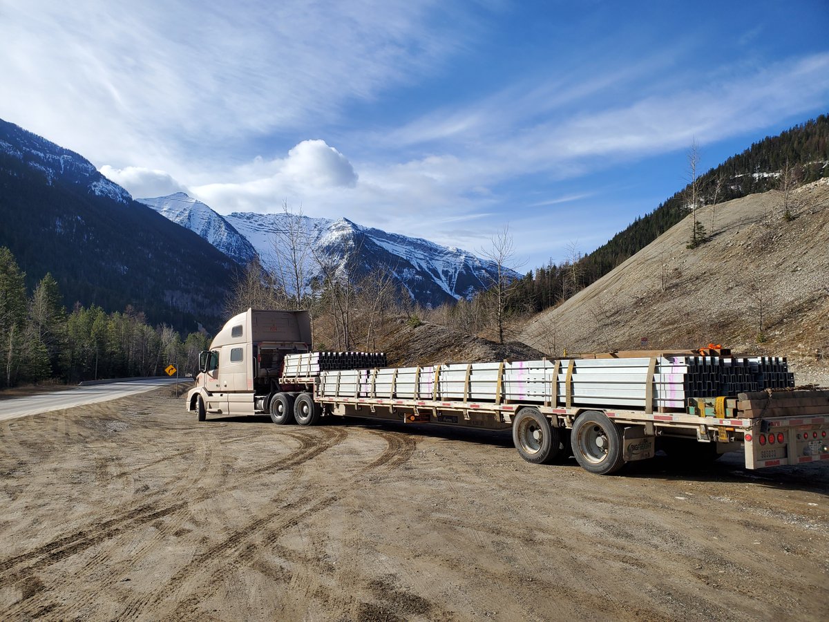BigFreight1948's tweet photo. Creston, British Columbia last week. #mountains #trucking #Canada https://t.co/v2InLKhJKY
