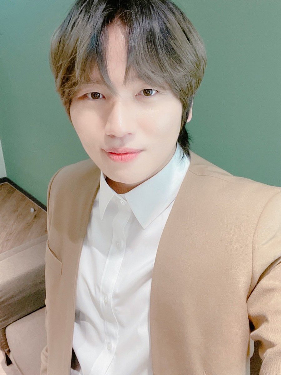 kwill_twt's tweet photo. [#Kwill]
따스한 봄 날씨에
#팬텀싱어 #케이윌 과
함께하니 Perfect Day😊🍀 https://t.co/QJ7pzgmCoP