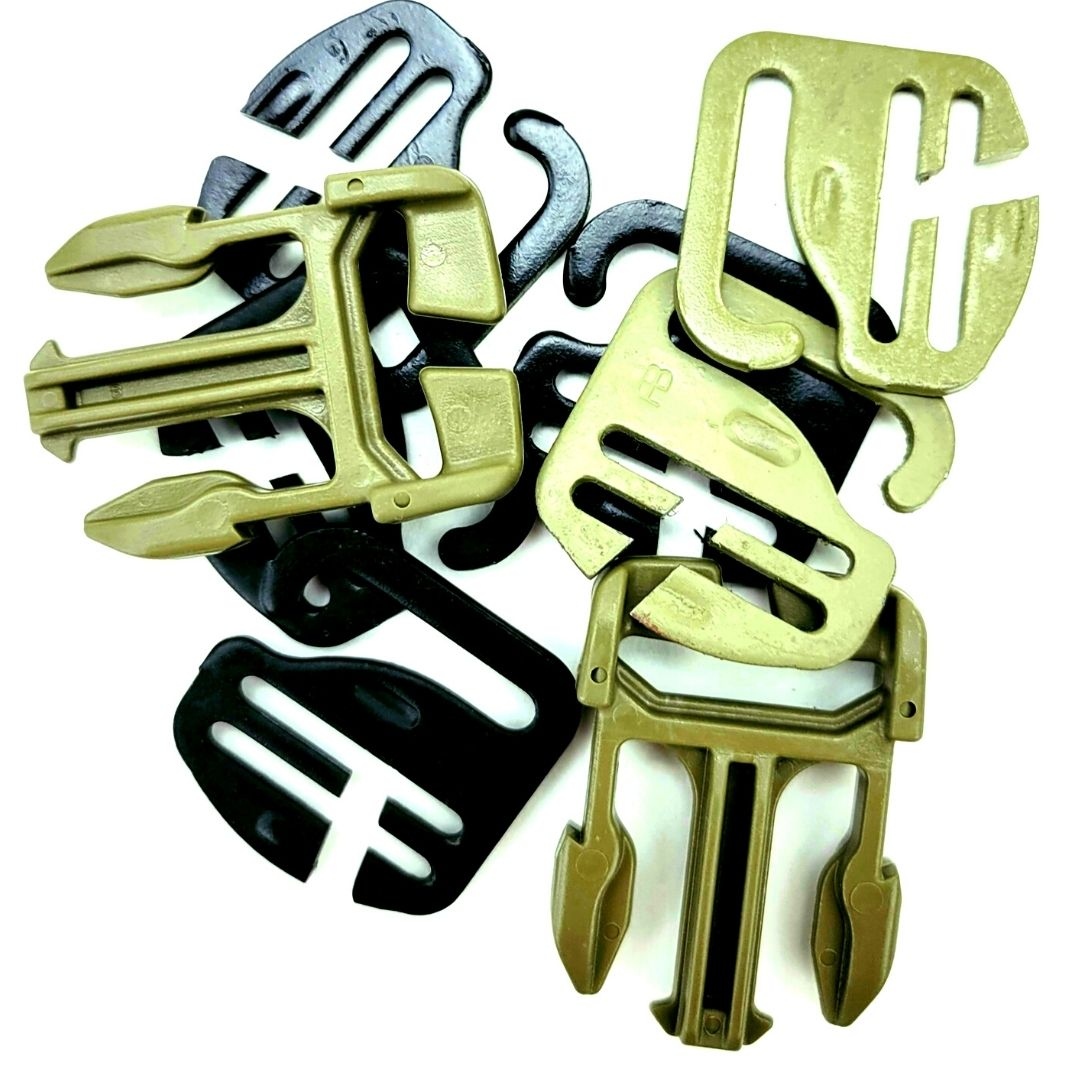 BCS_Tactical's tweet image. The CD (Can't Decide) pack was made for those that need a little more modularity and for those that like to alternate between placards/chest rig connection systems. 

#CDpack #cantdecide #beezcombatsystems #bcs #ghook #buckle #QASM #quickrelease #tacticalgear #pewpewlife